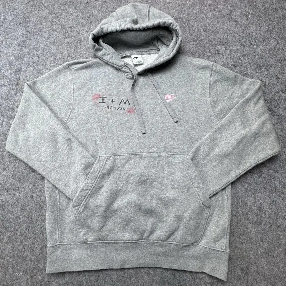 Nike Hoodie Womens Small Gray Fleece Pullover Kiss Lips Graphic Valentine Love